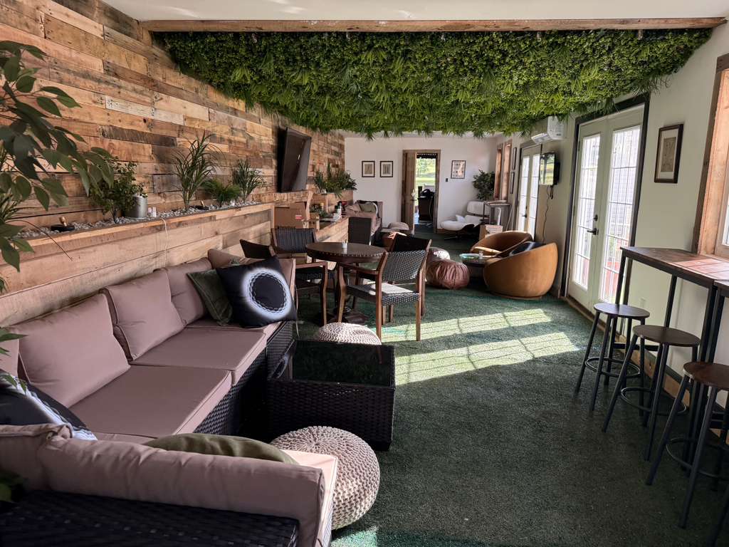 The Underdeck Lounge