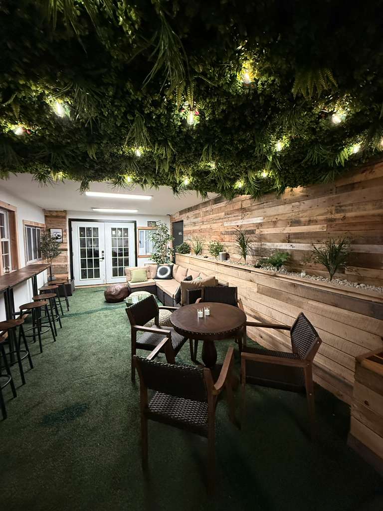The Putting Green Commons
